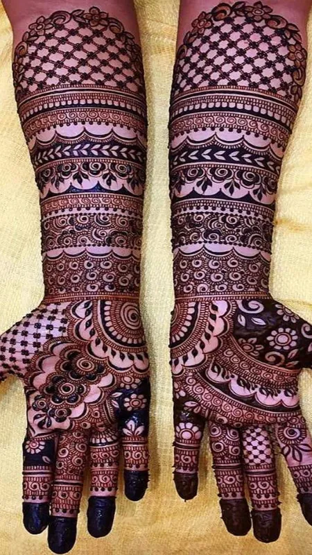 रक्षाबंधन पर इन मेहंदी डिजाइन्स के बिना सूने हैं आपके हाथ