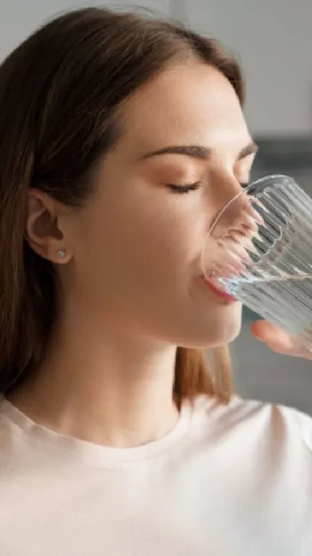 रोजाना कितना पानी पीना चाहिए, यहां जानें