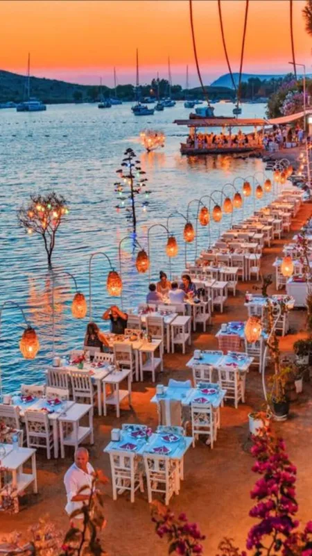 10 Majestic Waterfront Destinations For Relaxation