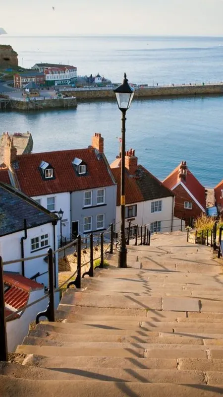 10 Charming Small Towns To Visit In New England
