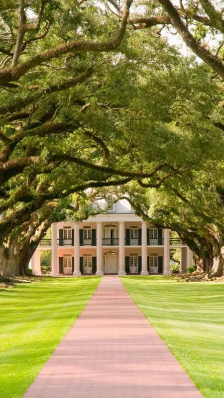 10 Famous Historic Homes To Tour