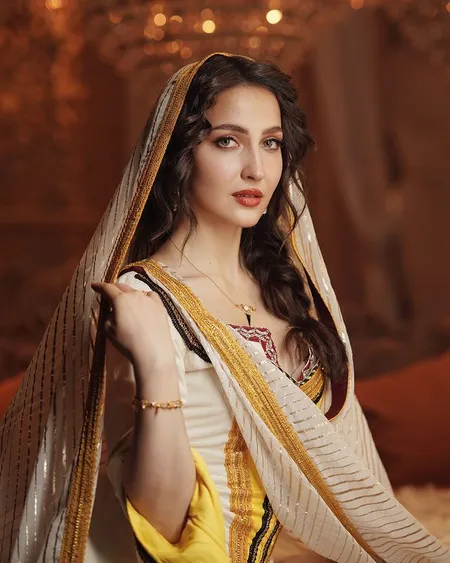 Elli Avram's