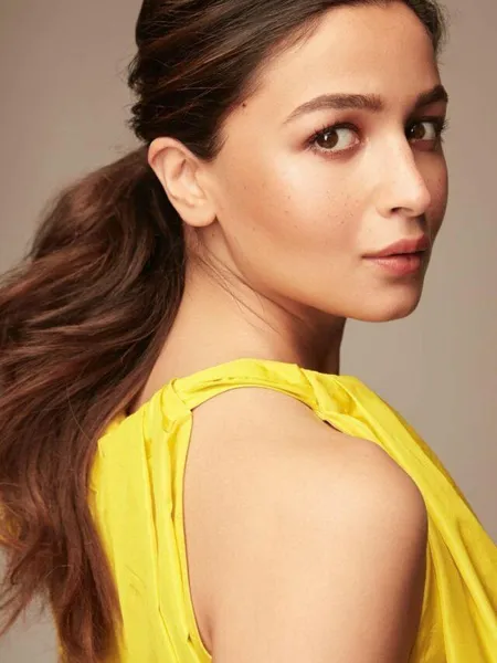 Alia Bhatt: A Look at the Life and Career of a Bollywood Actress