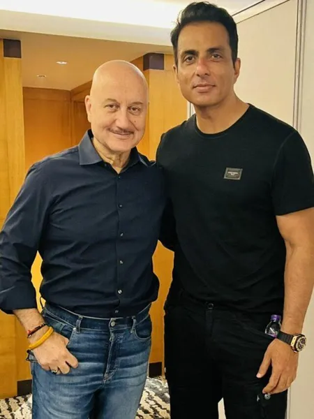 Anupam Kher's Heart-Warming Moment with Sonu Sood! Check Out the Pic Now