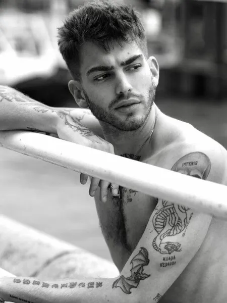 Model Jeremy Ruehlemann passes away at 27