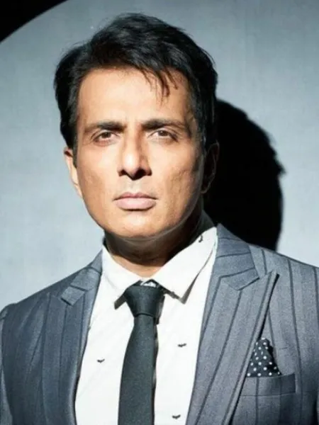 Sonu Sood Apologizes to Northern Railway for Footboard Travel