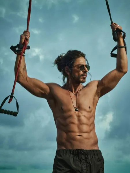 Shah Rukh Khan expresses his desire to watch Hrithik Roshan in Fighter during Pathaan press meet