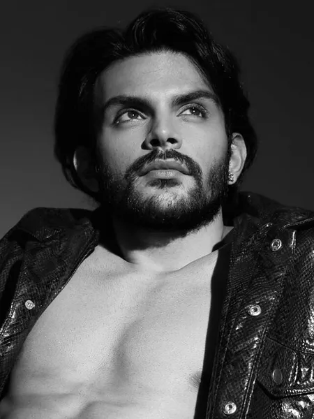 Janhvi Kapoor Wishes Shikhar Pahariya's Brother Veer with a Sweet Message