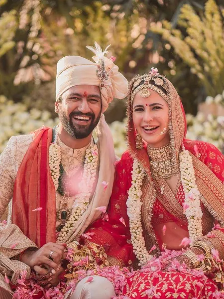 Bollywood Power Couple Katrina Kaif and Vicky Kaushal Spotted at the Airport for a Vacation