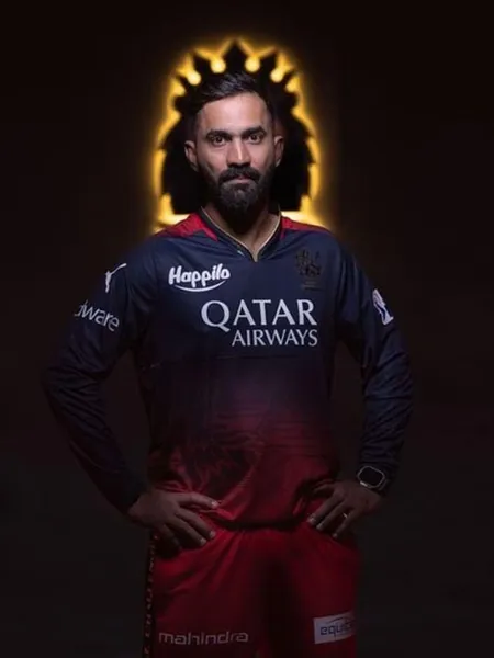 RCB Finisher Dinesh Karthik Announces Return to his Favorite Job Ahead of IPL 2023!!