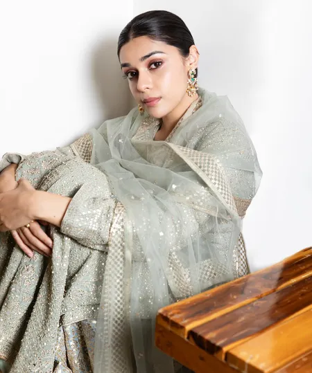 Eisha Singh: The Radiant Star of Indian Television