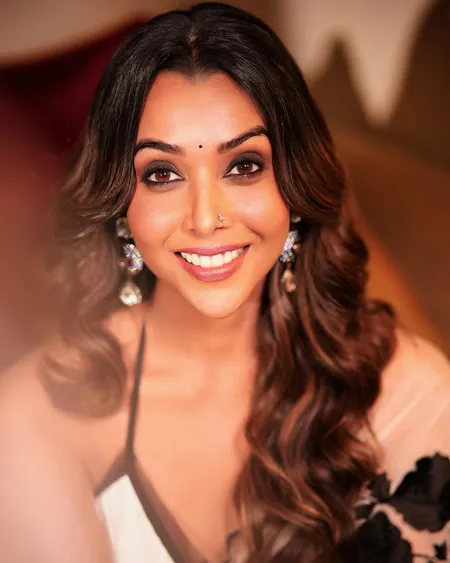Anupria Goenka: The Graceful Star Shining in Cinema and Web Series