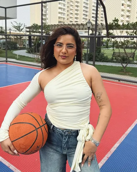 Mrunal Panchal: Life, Birth, Education & Net Worth of India's Digital Beauty Icon