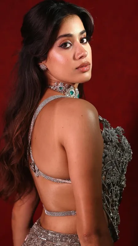 Jhanvi 