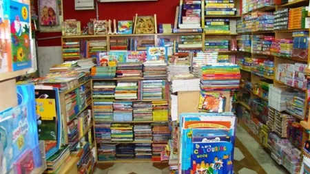 कानपुर में स्‍कूलों की मनमानी चरम पर है।