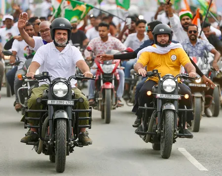 rahul gandi tejaswi yadav voter adhikaar yatra on bullet