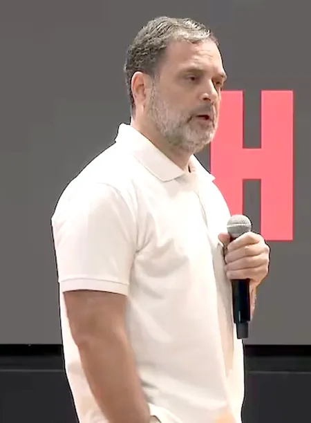 राहुल गांधी के 'हाइड्रोजन बम' से निकली 'ब्राजीलियन मॉडल' कौन? | यंग भारत न्यूज