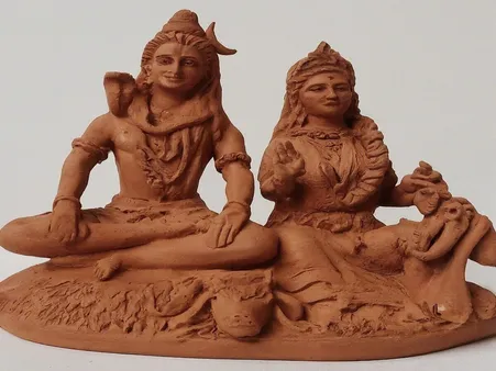 हरतालिका तीज पर मिट्टी के गौरीशंकर बनाकर करें पूजा, जानिए बनाने का आसान और  सही तरीका Hartalika Teej special Tips to make Lord shiva and Ma Parvati  from clay Handmade easy trick,