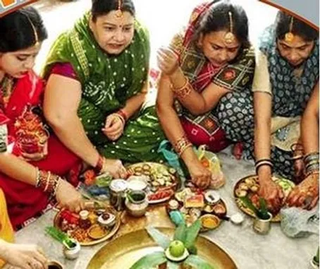 Kajari Teej Vrat 2021 is the special for suhagan women along with unmarried  girls know date muhurta puja vidhi importance | Kajari Teej Vrat 2021:  कुंवारी कन्याओं के लिए भी बेहद खास
