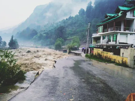 Kullu-Manali weather | Heavy Rain fall | Snow fall in Rohtang | Flood ...