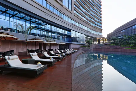 Poolside - Novotel Kolkata Hotel & Residences  (2) (1)