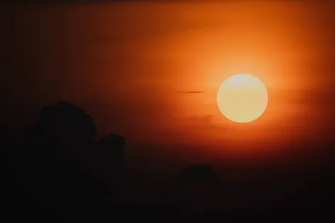 Solar Eclipse 2024 Second Surya Grahan Of 2024 Know The Date And Time Sutak  Kaal - Amar Ujala Hindi News Live - Solar Eclipse 2024:जानिए कब लगेगा साल  का दूसरा सूर्यग्रहण, आसमान