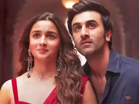 Upcoming Films of Ranbir Kapoor Alia bhatt brahmastra part two brahmastra  part three love and war ये हैं आलिया भट्ट और रणबीर कपूर की आने वाली फिल्में,  इन 3 मूवीज में साथ