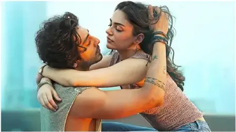 Saiyaara Box Office Collection Day 1: अहान पांडे और अनीत पड्डा की फिल्म  सैयारा ने पहले ही दिन गाड़े झंडे, कमाए इतने करोड़ रुपए | Saiyaara Box Office  Collection Day 1 Ahaan
