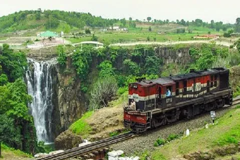 पातालपानी से कालाकुंड रेलवे ट्रैक को मिलेगा हैरिटेज का रूप - kalakund  railway track from palatpani will get the form of heritage-mobile
