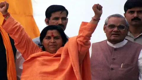 Uma Bharti Biography | Uma Bharti Early Life | Uma Bharti Wikipedia in  Hindi| Uma Bharti's Political Career | Uma Bharti as Madhya Pradesh C.M |  Kaisa Tha Uma Bharti Ka Rajnaitik