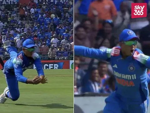 IND vs ENG 1st ODI: Debutant Yashasvi Jaiswal Pulls Off Mind-Boggling Catch to Dismiss Duckett - Watch!