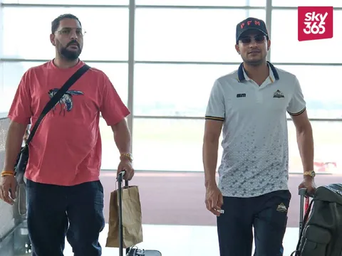 Yuvraj Singh Attends Gujarat Titans' Camp Ahead of Crucial IPL 2025 Playoffs