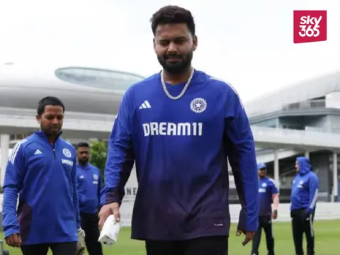 ENG vs IND 2025: Rishabh Pant's Powerful Six Breaks Kent County Stadium Roof During Practice