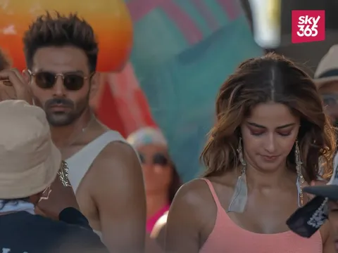 'Disaster...' - Trolls on Kartik Aaryan and Ananya Panday's BTS Pics From Tu Meri Main Tera Main Tera Tu Meri Sets