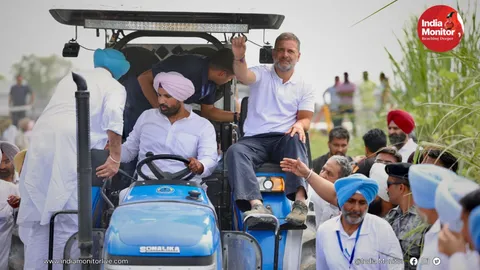 Inphotos : Rahul Gandhi Visits Flood-Hit Punjab, Meets Farmers in Amritsar and Gurdaspur