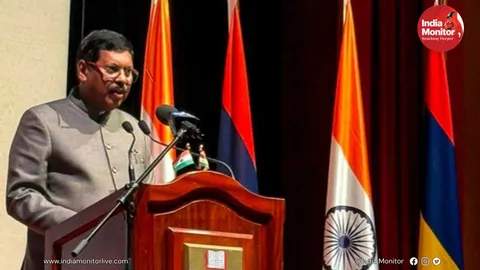 Lawyer tries to hurl shoe towards CJI in courtroom