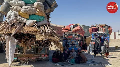 Afghanistan-Pakistan Border Closures Enter Second Day After Deadly Clashes, Hundreds Stranded