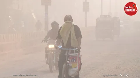 Delhi Bans Entry of Non-BS VI Commercial Vehicles from November 1 to Curb Pollution