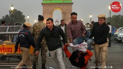 15 arrested for using 'pepper spray' on Delhi Police during air pollution protest