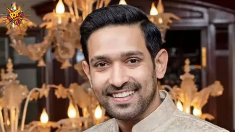 Vikrant Massey Celebrates the Success of ‘The Sabarmati Report’ Teaser, Dances on Stage Amidst Fans