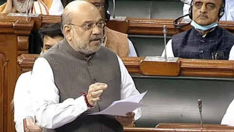 ''Blank Constitution - Biggest Fraud": Amit Shah Slams Rahul Gandhi