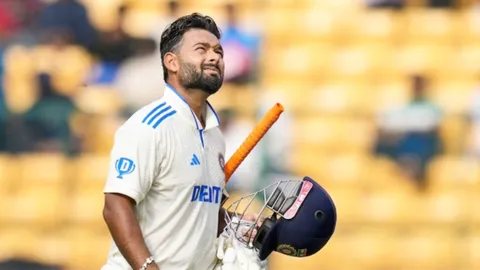 India’s Hopes Rest on Rishabh Pant After Day 3 Collapse