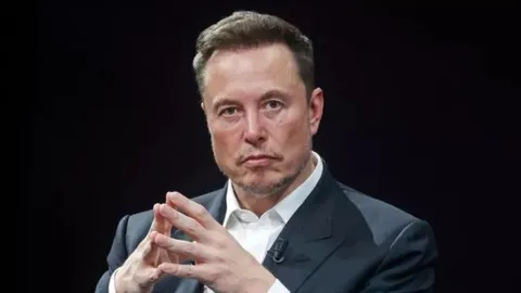 Musk Emphasizes Uncertainty of Success Amid Starship Debris Fallout