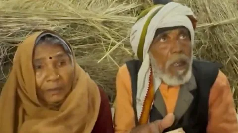 Parents lament As Son Abandons Them At Maha Kumbh And Doesn't Return