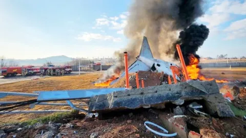 Miserable Crash- Unseen Events in Tower Before US Air Catastrophe