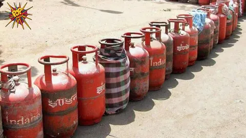 In Delhi, Price of 19 Kg Commercial LPG Gas gets Cheaper By  ₹7