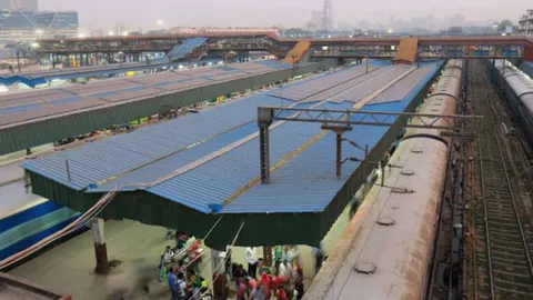 New Delhi Railway Station Stampede: 15 Injured, Firefighters Deployed