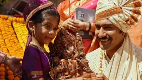 Vicky Kaushal Celebrates Shiv Jayanti at the Historic Raigad Fort