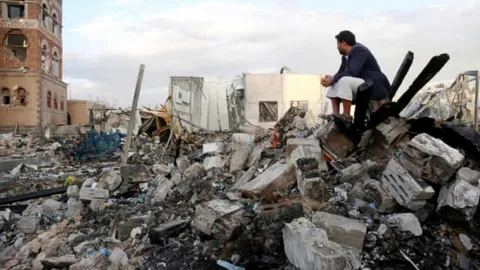 ''First Bombs Will Drop Here": Atlantic Reveals US Yemen Attack Talks