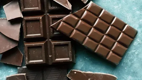 Valid Reasons to Prefer Authentic Dark Chocolate Over Sugary Alternatives for Your Wellbeing